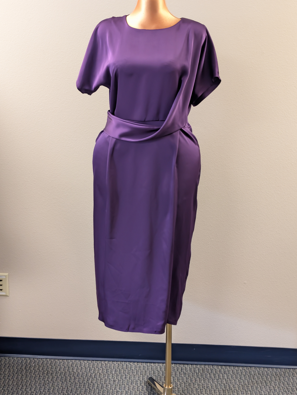 Elegant Short-Sleeve Dress